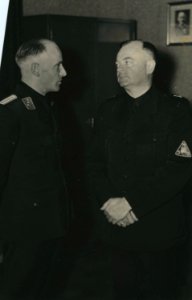 Wiegel met Mussert - Fotodienst der NSB - NIOD - 153113