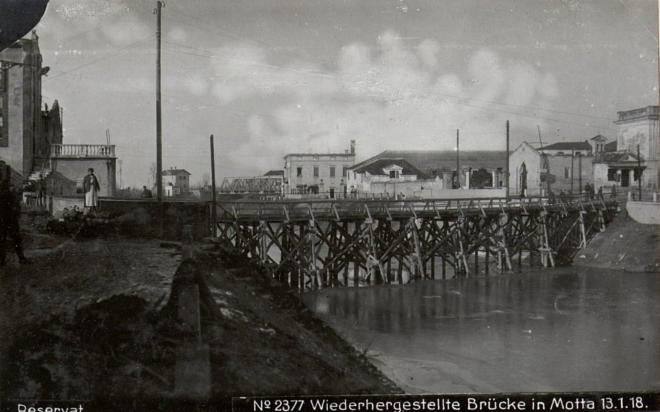 Wiederhergestellte Brücke in Motta 13.1.18. (BildID 15613872)