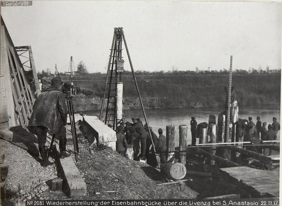 Wiederherstellung der Eisenbahnbrücke über die Livenza bei S.Anastasio 22.11.17. (BildID 15611395)