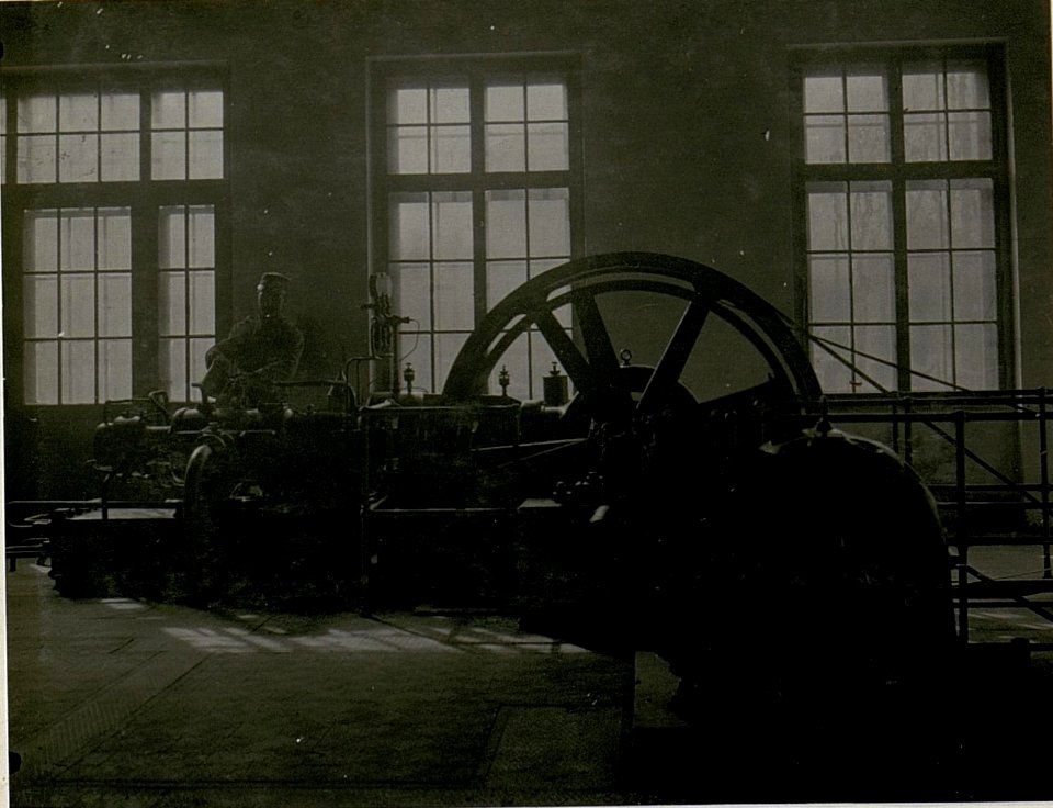 Wie Nr,4985., Maschinenhalle, Luftkompressor. (BildID 15516031)