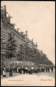 Wijttenbachstraat tussen Linnaeusstraat en Pontanusstraat. Uitgave Buurman-De Haas, Amsterdam, Afb PRKBB00394000001