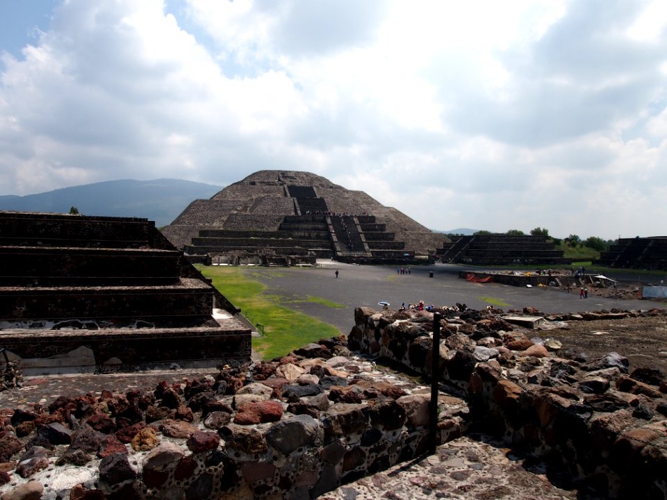 Wikimania 2 temple sun 7209575