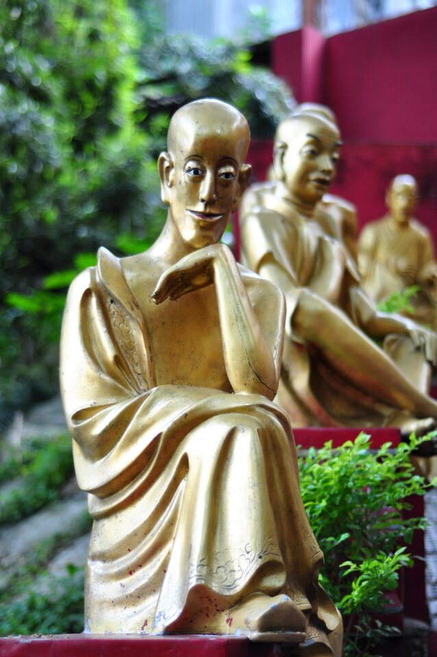 Budda ten thousand buddhas monastery statue