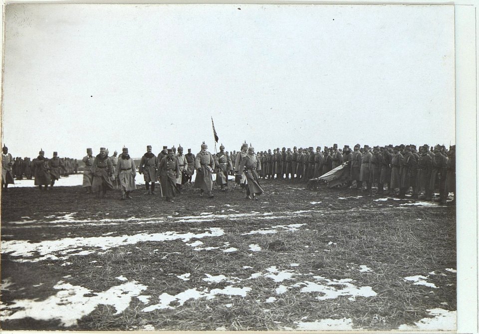 Wilhelm II. an der Front beim Honved Infanterieregiment 22 (BildID 15438789)