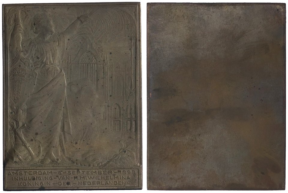 Wilhelmina, inhuldiging van Koningin aangeboden door gemeente Amsterdam, objectnr PA 2384