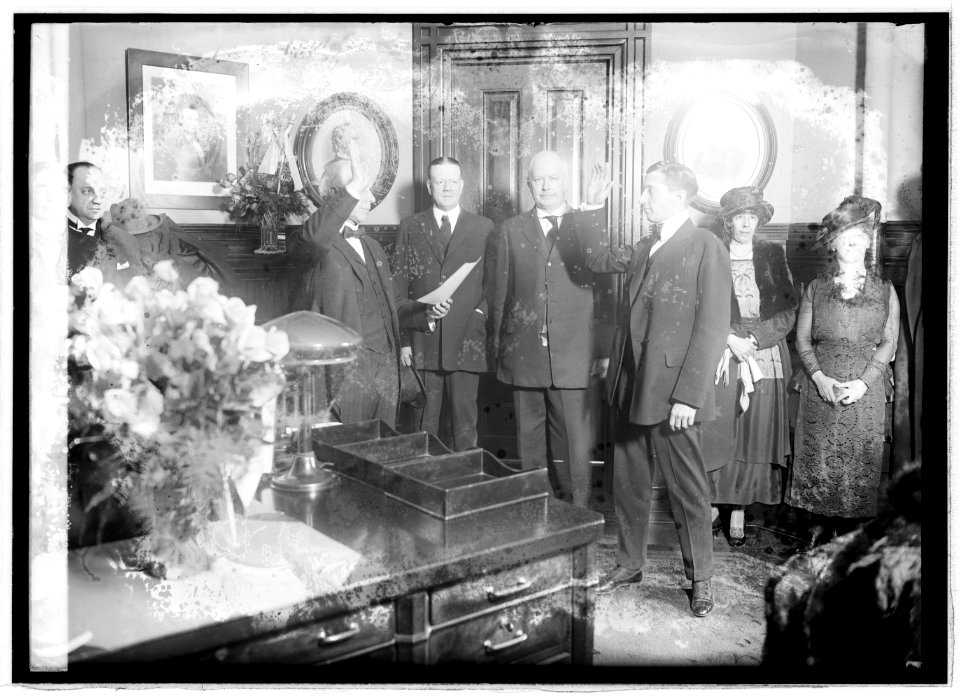 Will Hayes swearing in LCCN2016822590