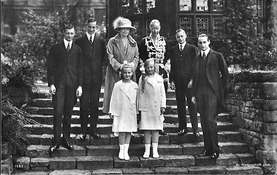 Wilhelm, German Crown Prince with his wife and children