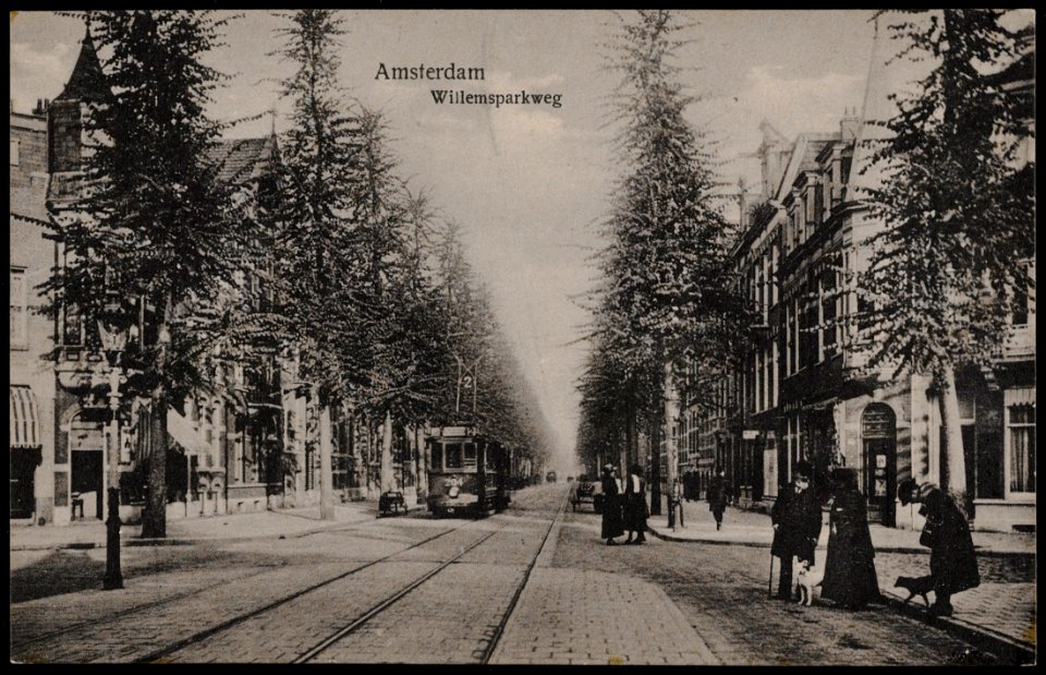Willemsparkweg met kruising Jacob Obrechtstraat. Uitgave Weenenk & Snel, Den Haag, Afb PRKBB00513000011 photo