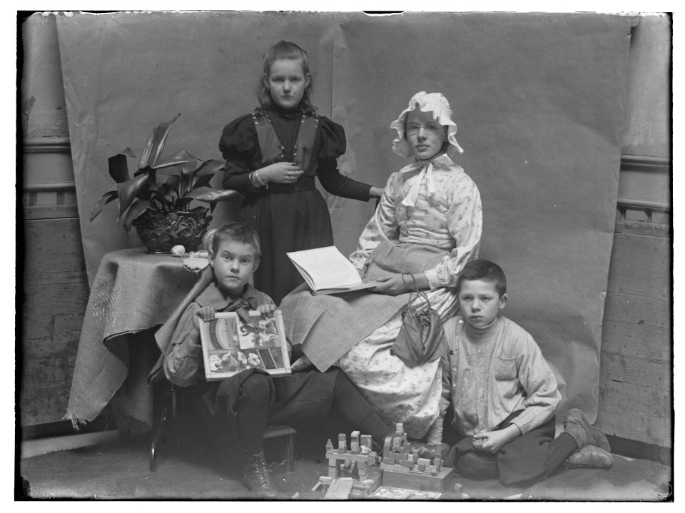 Willem, Aagje, Jacob en Jan Olie (max res)