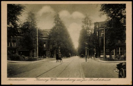 Willemsparkweg met kruising Jacob Obrechtstraat. Uitgave Maatschappij Rembrandt, Utrecht, Afb PRKBB00513000008 photo