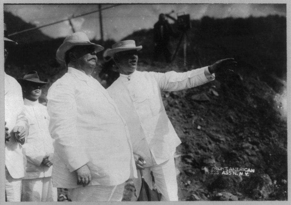 William Howard Taft, half length, standing, facing right, with Col. George Washington Goethals and others, in Panama LCCN2006675646
