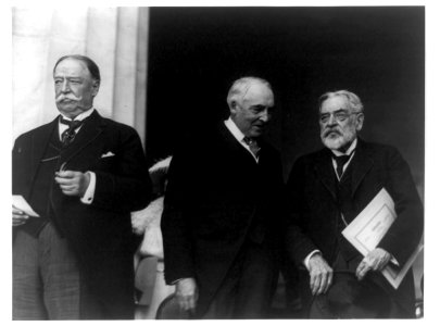 William Howard Taft, Warren G. Harding, and Robert Todd Lincoln, standing, left to right LCCN89708459