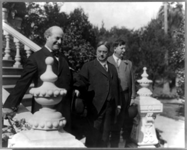 William Jennings Bryan, Gov. Hiram Johnson, and Robert F. Rae on steps outside Governor's Mansion, Sacramento, Calif. LCCN2002706155
