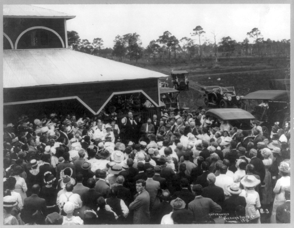 William Jennings Bryan, 1860-1925, three-quarter length portrait, standing, holding hat, speaking to crowd at the Santa Fe Fair, facing front LCCN2005690046