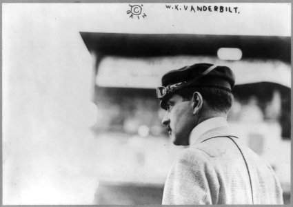 William Kissam Vanderbilt II, 1878-1944, head-and-shoulders portrait, with racing cap and raised goggles LCCN2005689249
