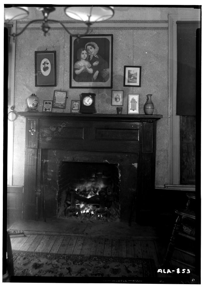William Poole House MANTEL IN SOUTH WALL OF BED ROOM