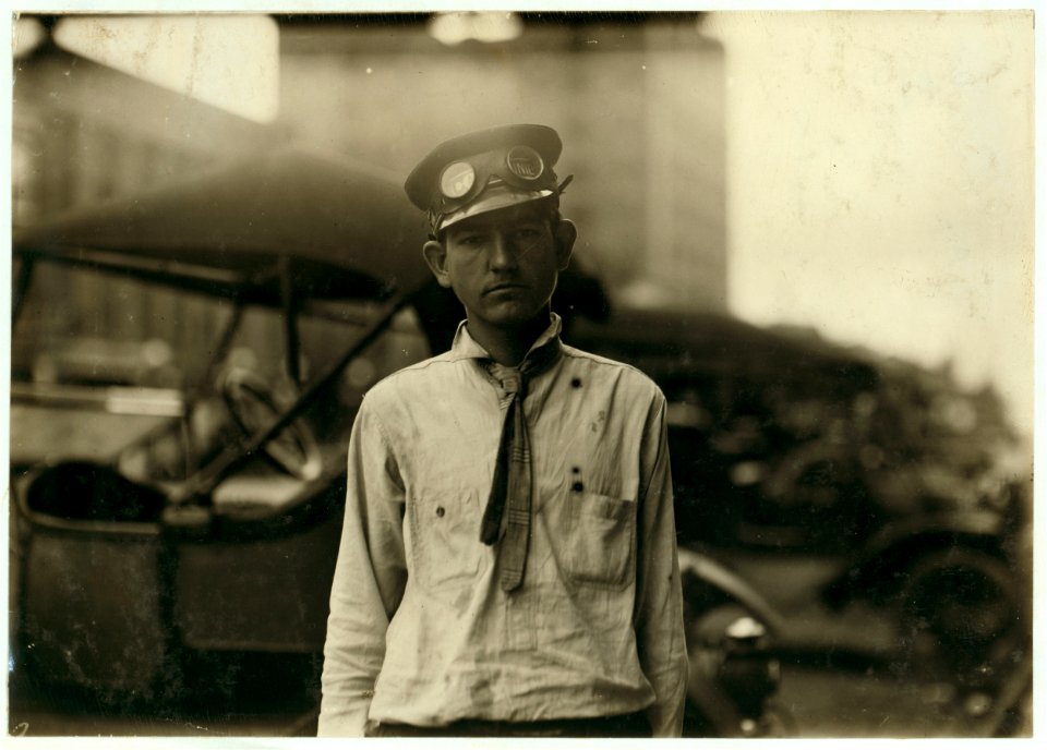 Willie Cheatham, Western Union messenger -1. Says he is 16 years now; been messenger for 6 years. Late Sunday night, October 4th, I talked with him, still on duty, until 10 P.M. 'You bet I LOC nclc.05561