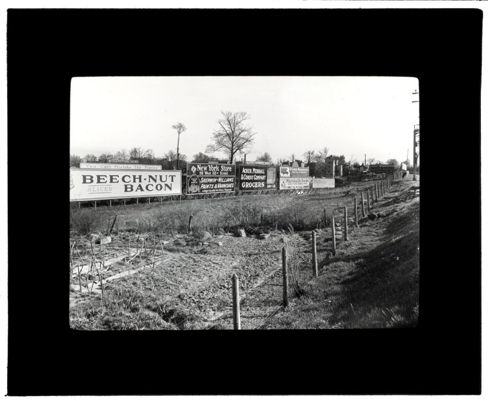 Willliamsbridge looking towards Gun Hill Road, Bronx, New York. Before LCCN2007685052