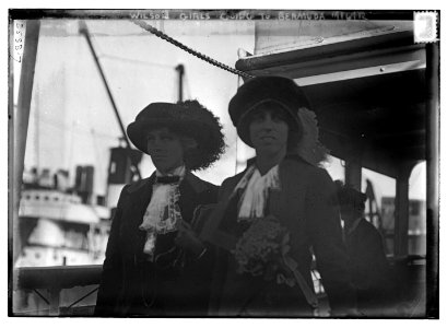 Wilson girls going to Bermuda, 11-16-12 LCCN2014691858