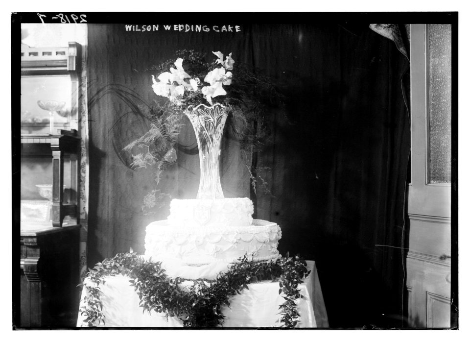 Wilson wedding cake LCCN2014694904