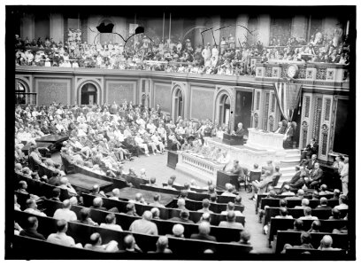 WILSON, WOODROW. ADDRESSING CONGRESS LCCN2016870335