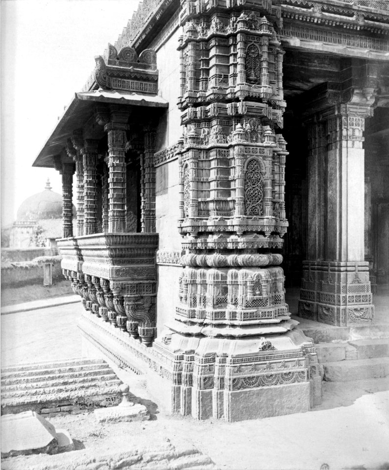 Window and base of a minaret in Rani Sipri's mosk, Ahmedabad, retouched