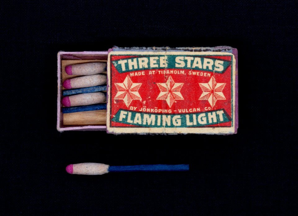 Windproof matches Three Stars Flaming Lights Jönköping-Vulcan