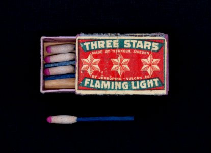 Windproof matches Three Stars Flaming Lights Jönköping-Vulcan