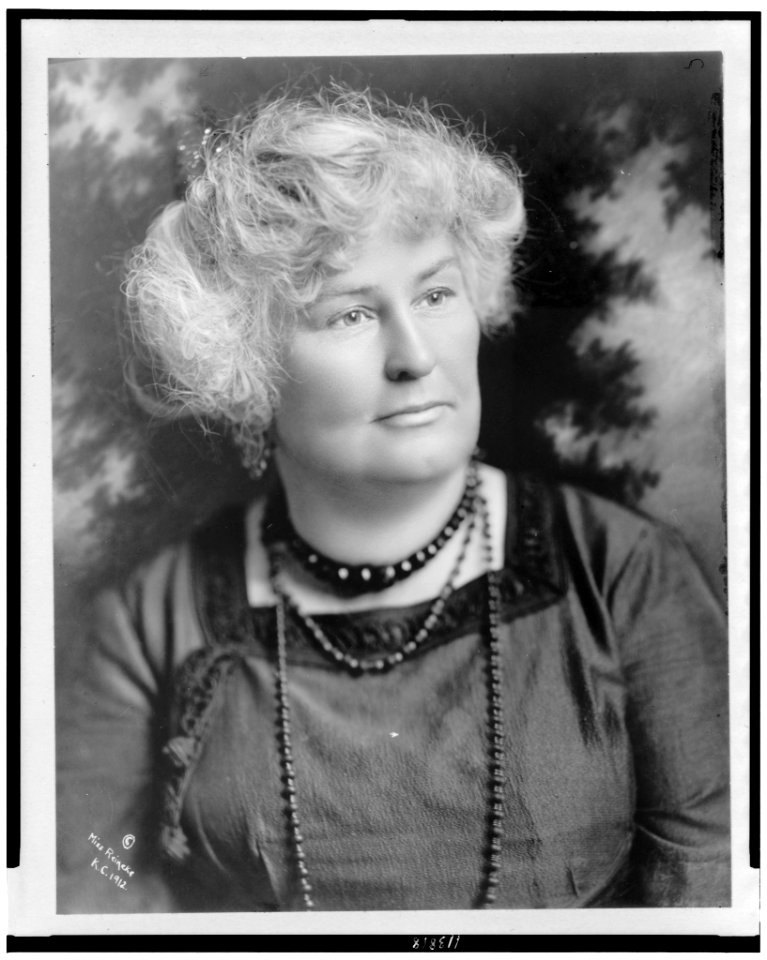 Winifred Black, head-and-shoulders portrait, facing right LCCN95506159