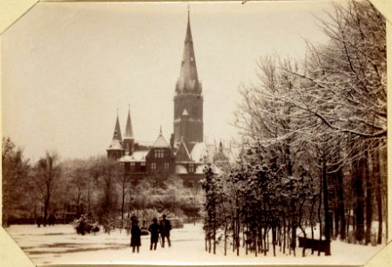 Wintergezicht in het Vondelpark ziende op de Vondelkerk Oorspronkelijke kabinetfoto uitgegeven door A Jager Foto 308 010094000726