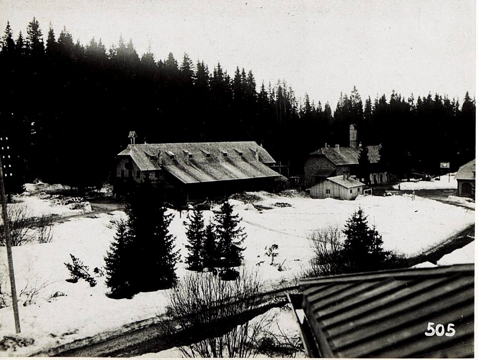 Wirtschaftsgebäude beim Karersee - Hotel. (BildID 15581135)