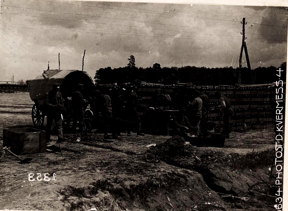 Wladimir-Wolynskij, Flaschenlager. (28-II.1918.) (BildID 15712541)