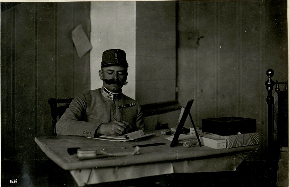 Wladimir-Wolynskij, Oberst Pohl.Kmdt d.Offiziersschule in der Kowelkaserne (12-IV.1918.) (BildID 15715463)
