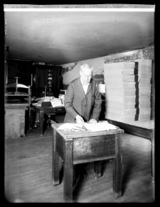 Wm. Berwick, Chief Repairing Div., Library, (of Congress, Washington, D.C.) LCCN2016851555