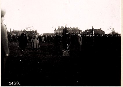 Wladimir-Wolynskij, Ukrainische Offiziere am Bahnhof. (März.1918.) (BildID 15713244)
