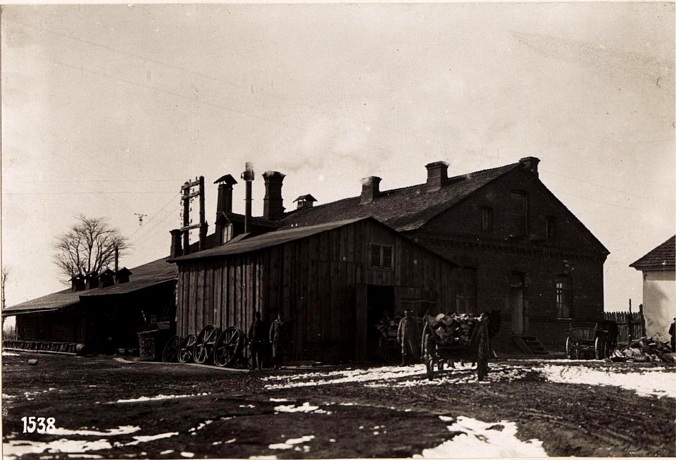 Wladimir-Wolynskij, Bräuerei Hofansicht. (30-III.1918.) (BildID 15713783)