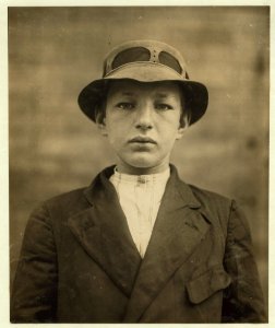 Wm. Gross, 516 Tatnall St. Newsboy, 15 years of age. Selling papers 5 years. Average earnings 50 cents per week. Father, carpenter, $18 week. Selling newspapers own choice, to get money to LOC cph.3b22402