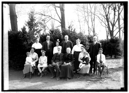 Wm. Moore family, Vienna LCCN2016822731