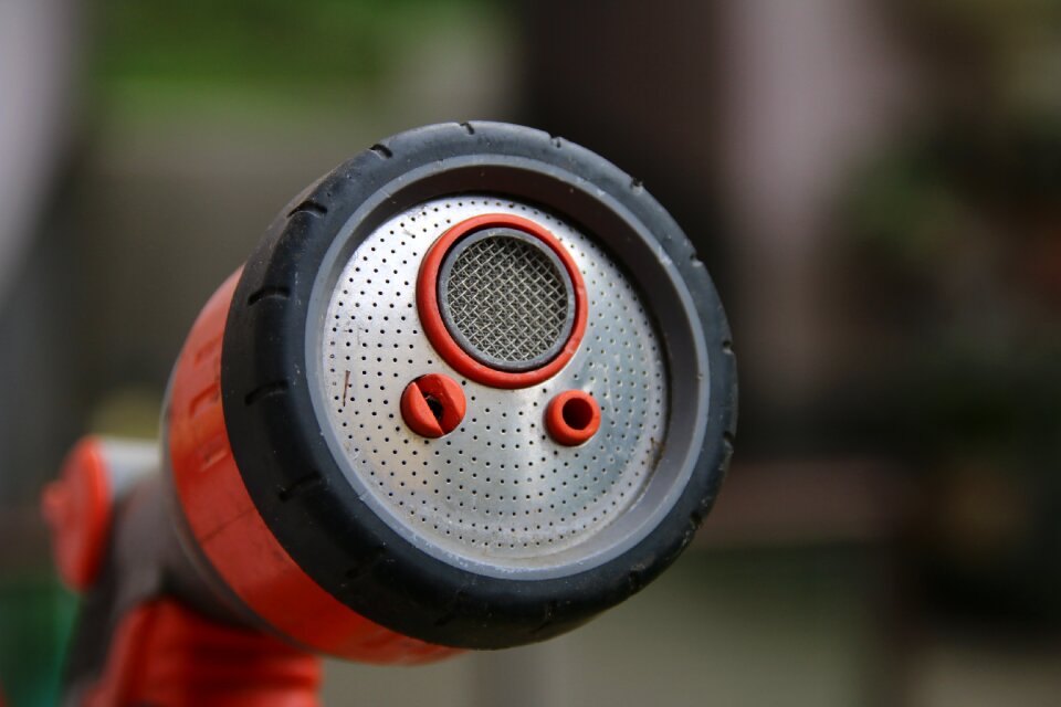 Garden hose shower head nozzles