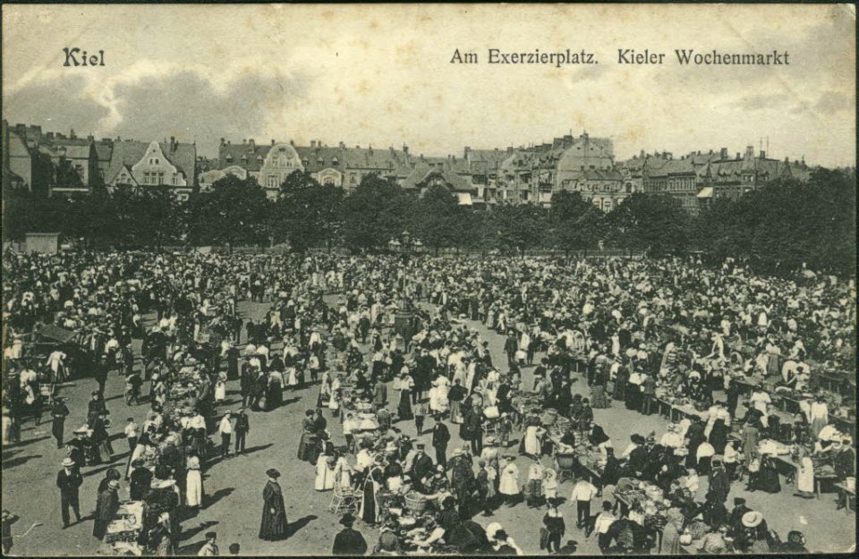 Wochenmarkt auf dem Exerzierplatz (Kiel 27.014)