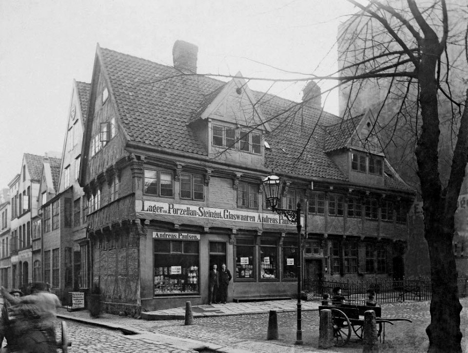 Wohn- und Geschäftshaus Ecke Nikolaikirchhof und Flämische Straße (Kiel 44.933)