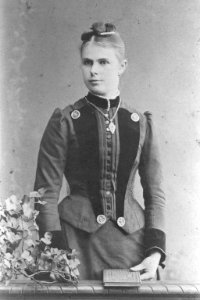 Woman 1900a hg