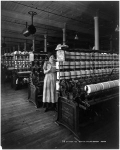 Woman French drawing - finishing wool, at the American Woolen Co., Boston LCCN2004677404
