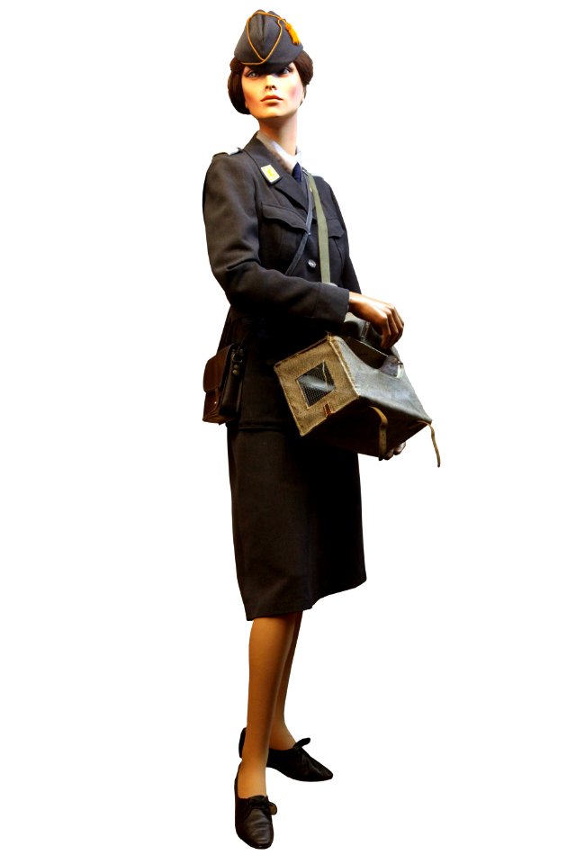 Woman auxiliary of the pigeon service of the Swiss Army at MGG-IMG 0104-white