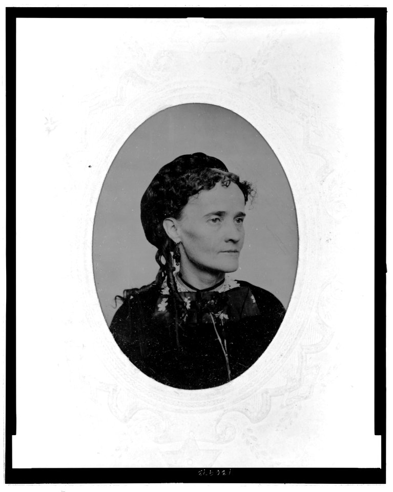 Woman in bonnet, bust portrait LCCN2006688328