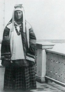 Woman in feast dress (Tambov gov., 1904)