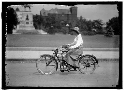 WOMAN ON BICYCLE LCCN2016868077