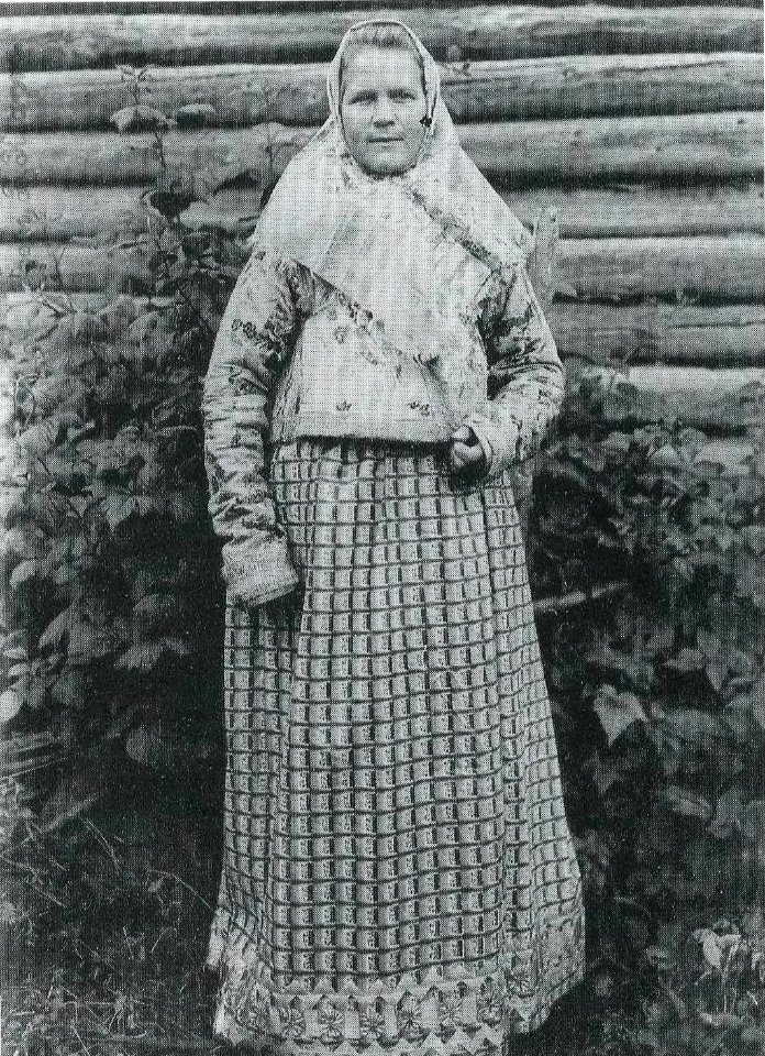 Woman in feast dress (Kostroma gov., 1907)