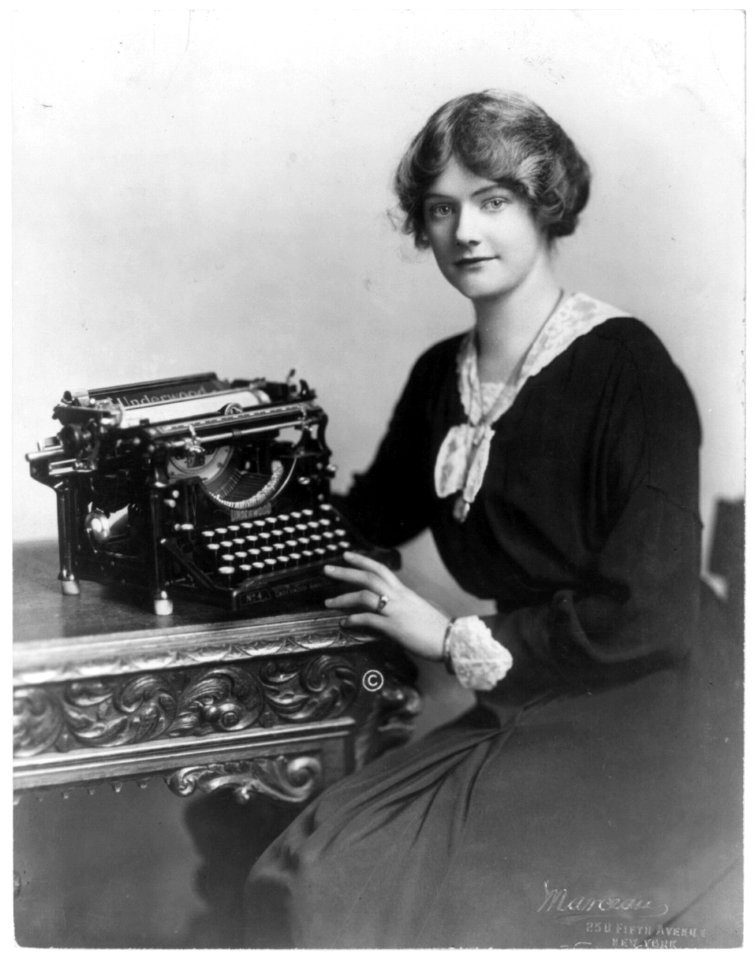 Woman seated with Underwood typewriter LCCN2003654903