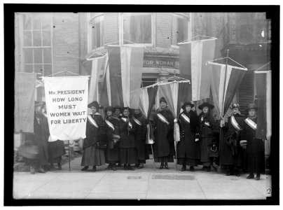 WOMAN SUFFRAGE GROUP LEAVING HEADQUARTERS LCCN2016867201 photo